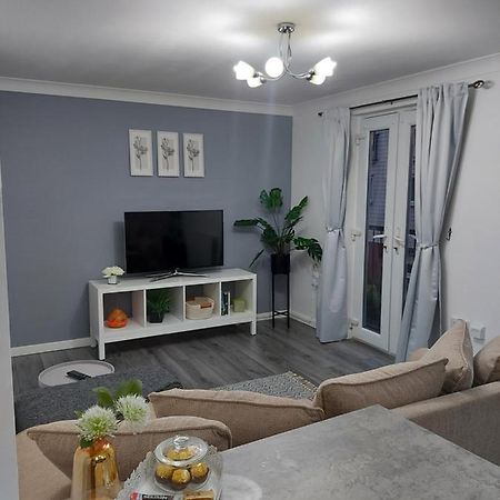 Lovely 1-Bedroom Condo With Parking On Premises Minworth Kültér fotó