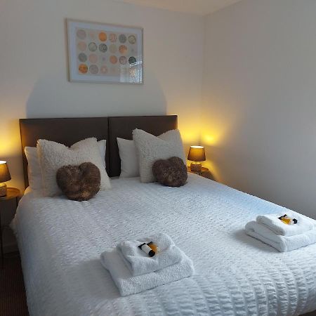 Lovely 1-Bedroom Condo With Parking On Premises Minworth Kültér fotó
