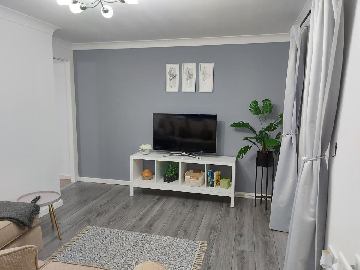 Lovely 1-Bedroom Condo With Parking On Premises Minworth Kültér fotó