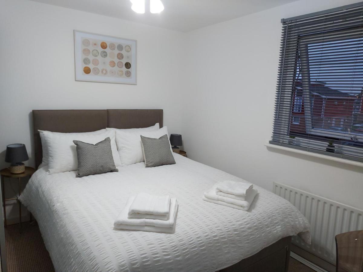 Lovely 1-Bedroom Condo With Parking On Premises Minworth Kültér fotó